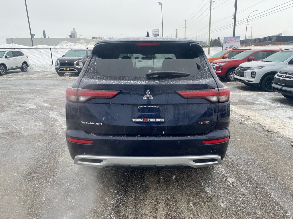 2022 Mitsubishi Outlander LE PREMIUM in Thunder Bay, Ontario - 5 - w1024h768px