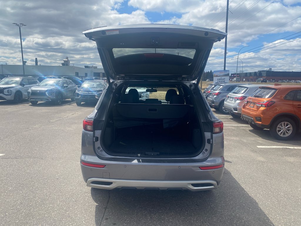 2022 Mitsubishi Outlander GT PREMIUM in Thunder Bay, Ontario - 5 - w1024h768px