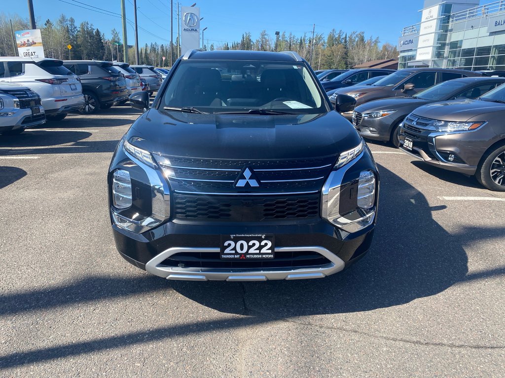 2022 Mitsubishi Outlander LE PREMIUM in Thunder Bay, Ontario - 2 - w1024h768px