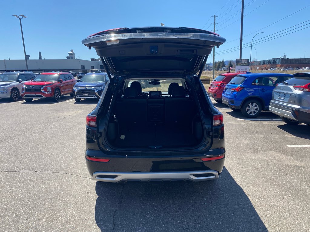 2023 Mitsubishi Outlander GT in Thunder Bay, Ontario - 7 - w1024h768px