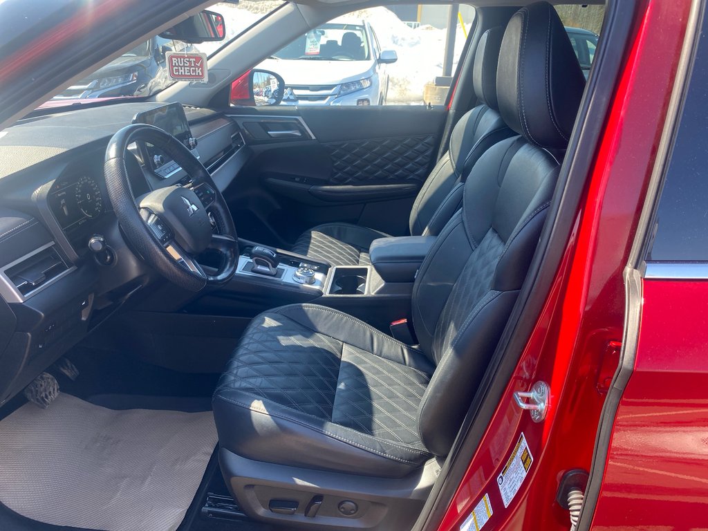 2023 Mitsubishi Outlander GT in Thunder Bay, Ontario - 8 - w1024h768px