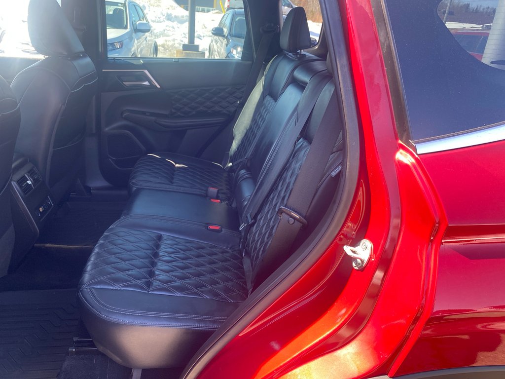 2023 Mitsubishi Outlander GT in Thunder Bay, Ontario - 7 - w1024h768px