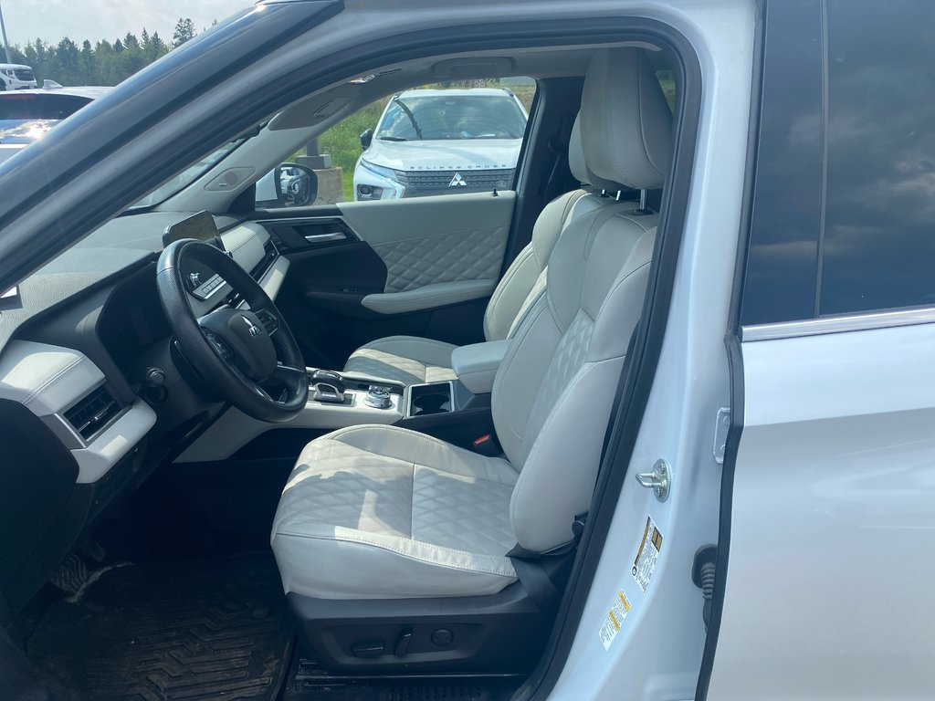 2023 Mitsubishi Outlander GT in Thunder Bay, Ontario - 7 - w1024h768px