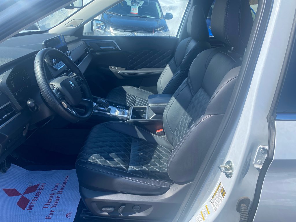 2024 Mitsubishi Outlander GT in Thunder Bay, Ontario - 9 - w1024h768px