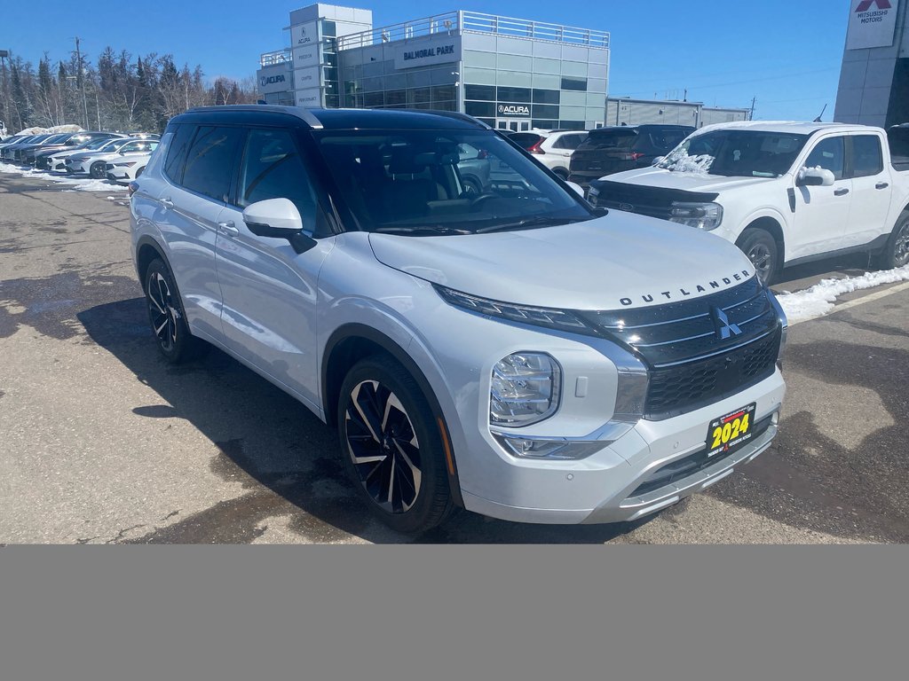 2024 Mitsubishi Outlander GT in Thunder Bay, Ontario - 3 - w1024h768px