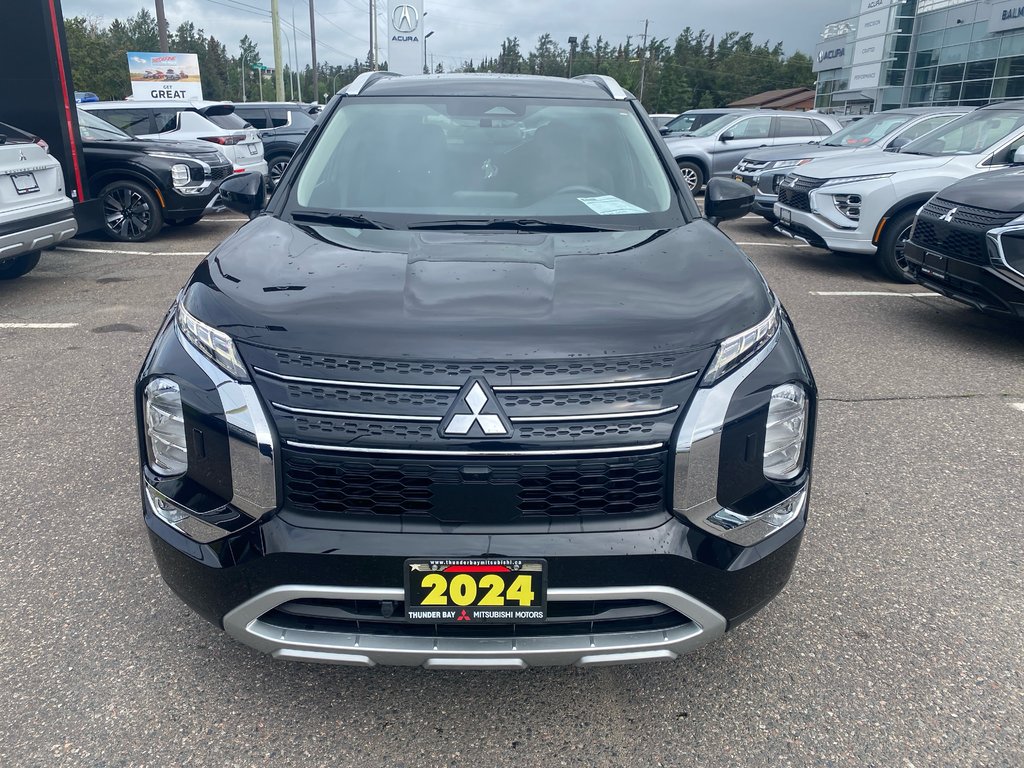 2024 Mitsubishi Outlander SE in Thunder Bay, Ontario - 2 - w1024h768px