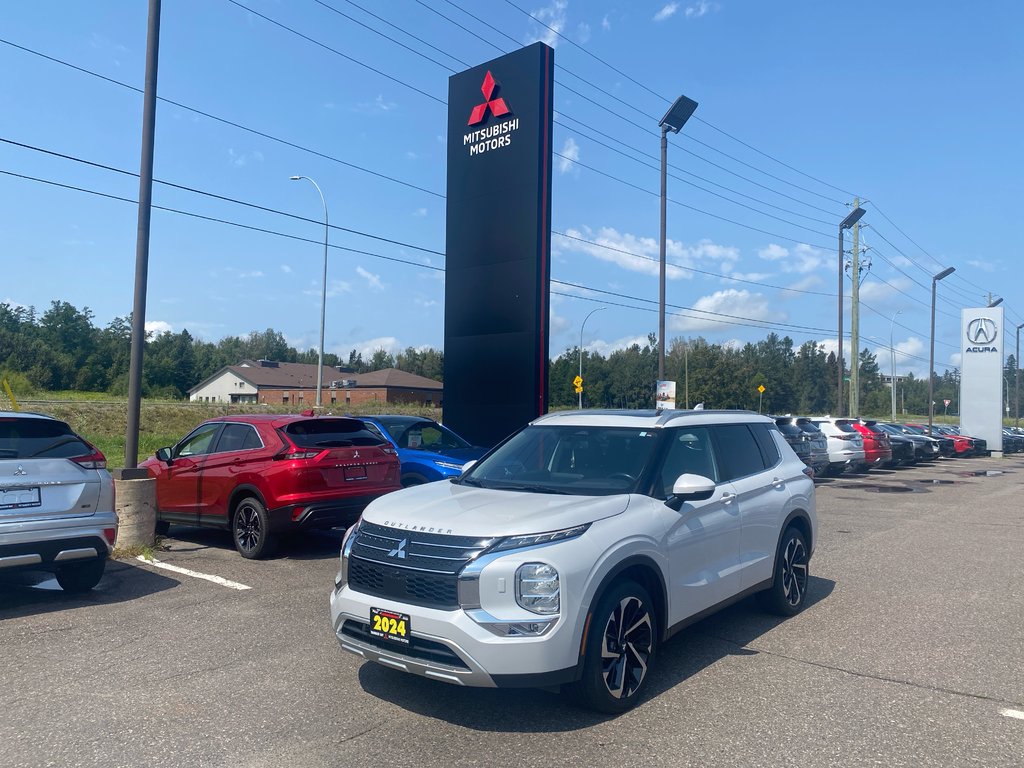 2024 Mitsubishi Outlander SEL in Thunder Bay, Ontario - 1 - w1024h768px