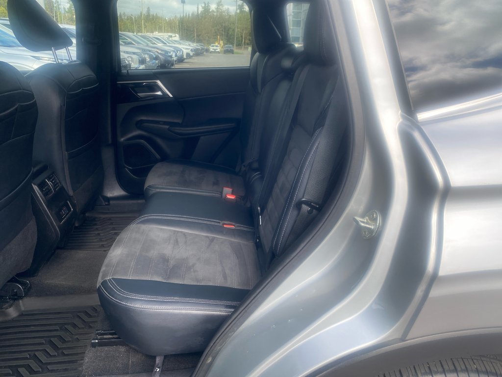2024 Mitsubishi Outlander LE in Thunder Bay, Ontario - 8 - w1024h768px
