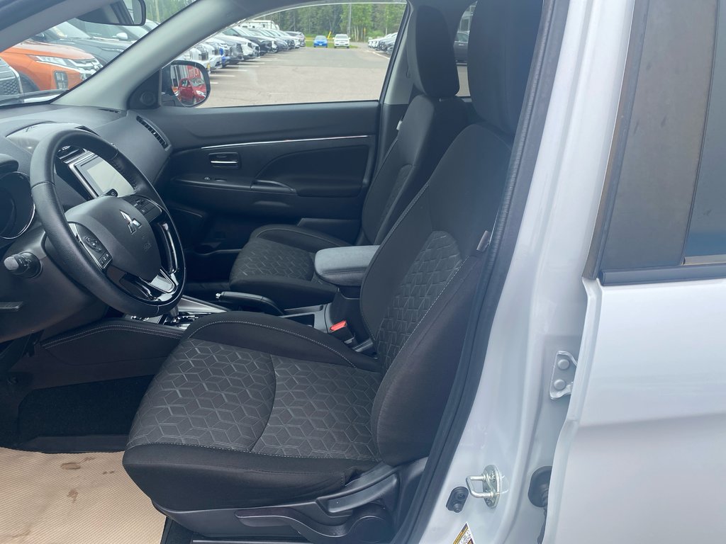 2022 Mitsubishi RVR SE 4X4 in Thunder Bay, Ontario - 9 - w1024h768px