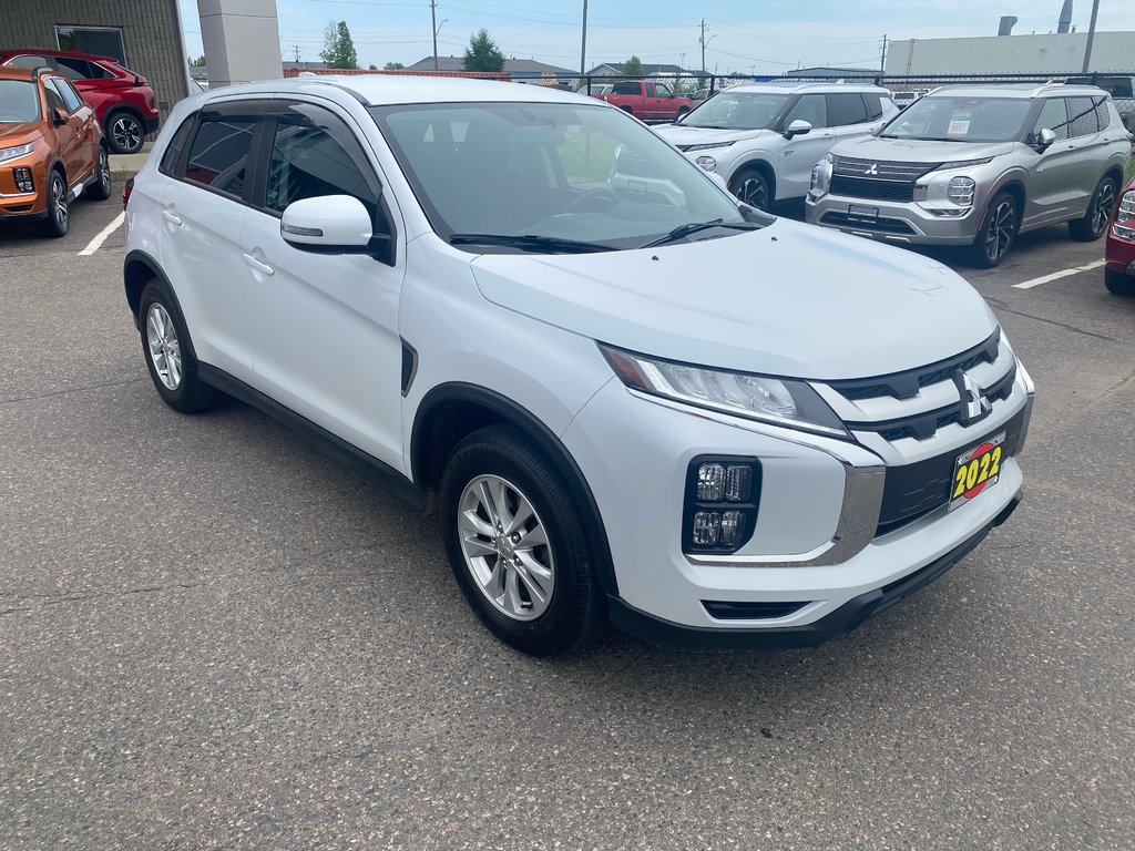 2022 Mitsubishi RVR SE 4X4 in Thunder Bay, Ontario - 3 - w1024h768px