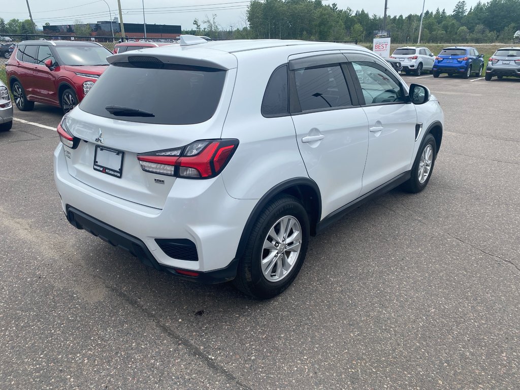 2022 Mitsubishi RVR SE 4X4 in Thunder Bay, Ontario - 4 - w1024h768px