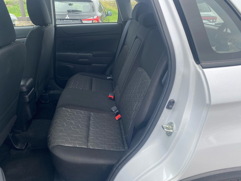 2023 Mitsubishi RVR ES in Thunder Bay, Ontario - 6 - w1024h768px