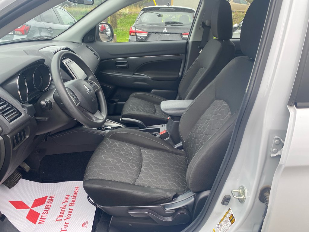 2023 Mitsubishi RVR ES in Thunder Bay, Ontario - 7 - w1024h768px