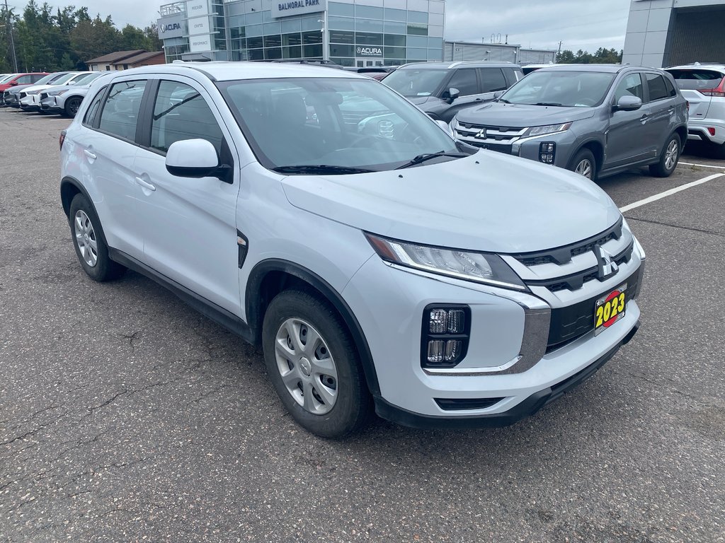 2023 Mitsubishi RVR ES in Thunder Bay, Ontario - 3 - w1024h768px