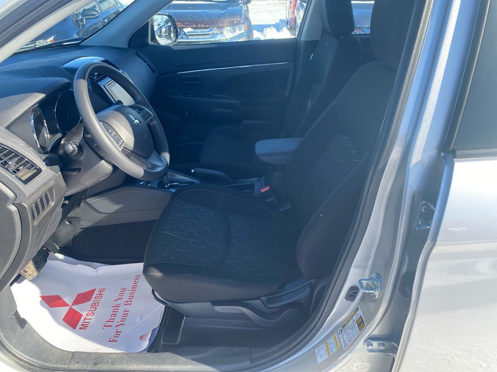 2023 Mitsubishi RVR ES 4x4 in Thunder Bay, Ontario - 9 - w1024h768px