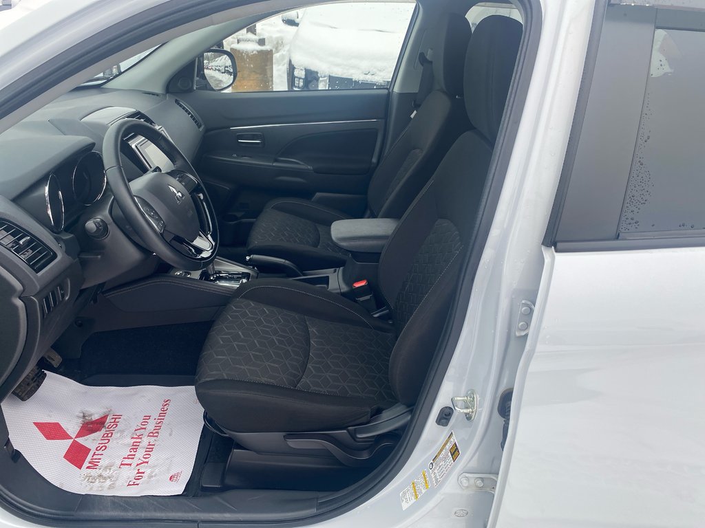 2023 Mitsubishi RVR SE in Thunder Bay, Ontario - 9 - w1024h768px