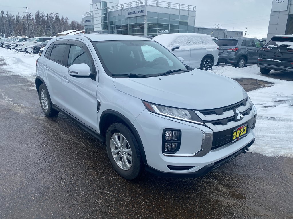 2023 Mitsubishi RVR SE in Thunder Bay, Ontario - 3 - w1024h768px