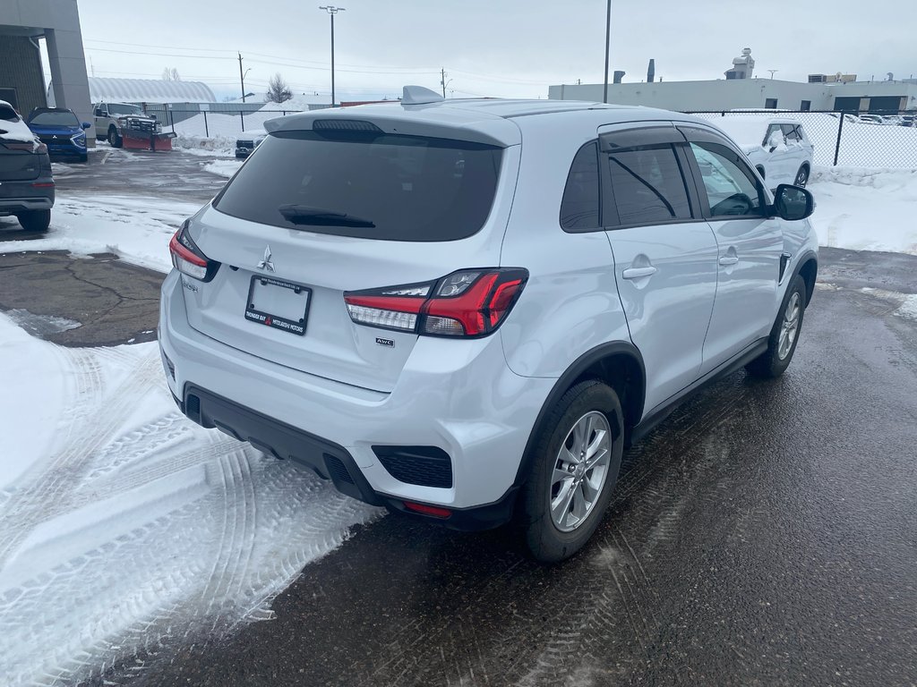 2023 Mitsubishi RVR SE in Thunder Bay, Ontario - 4 - w1024h768px