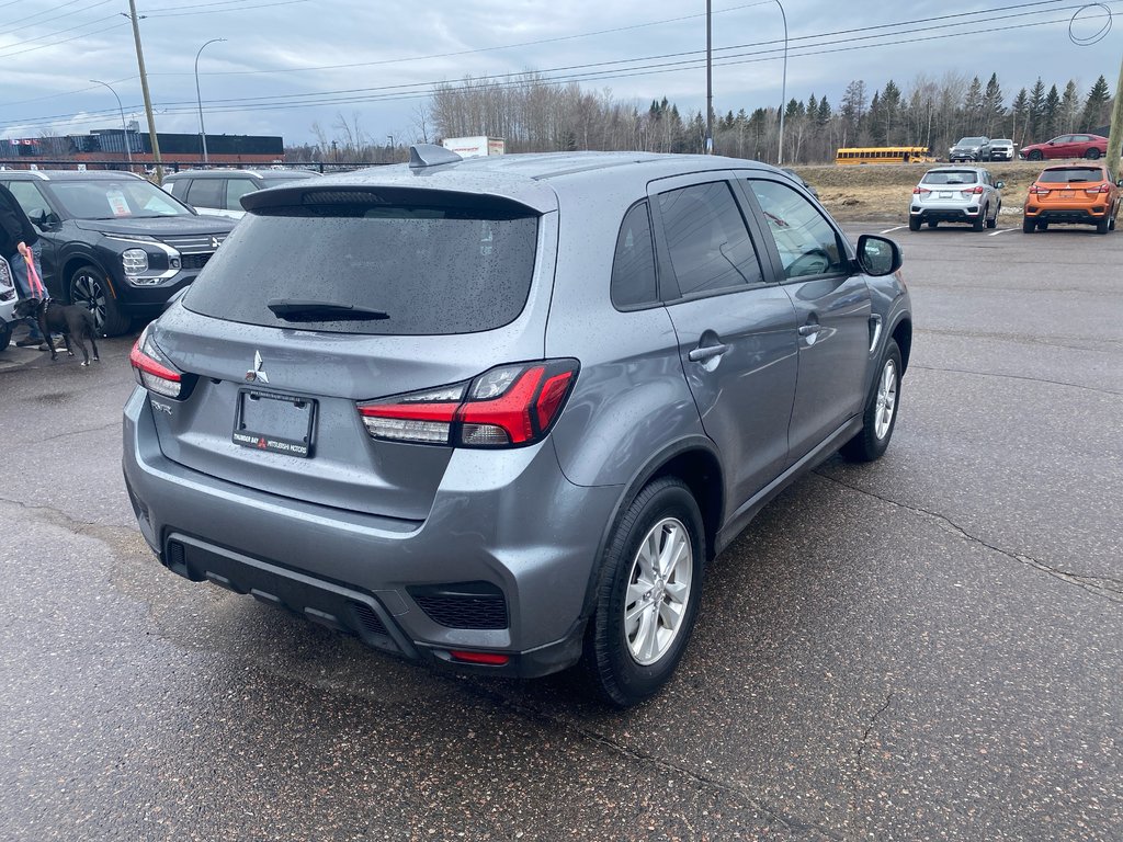 2023 Mitsubishi RVR SE FWD in Thunder Bay, Ontario - 4 - w1024h768px