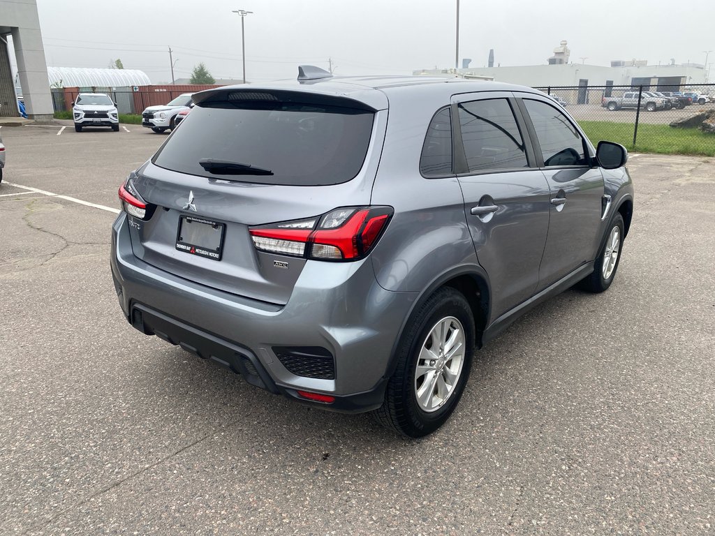 2023 Mitsubishi RVR SE in Thunder Bay, Ontario - 4 - w1024h768px