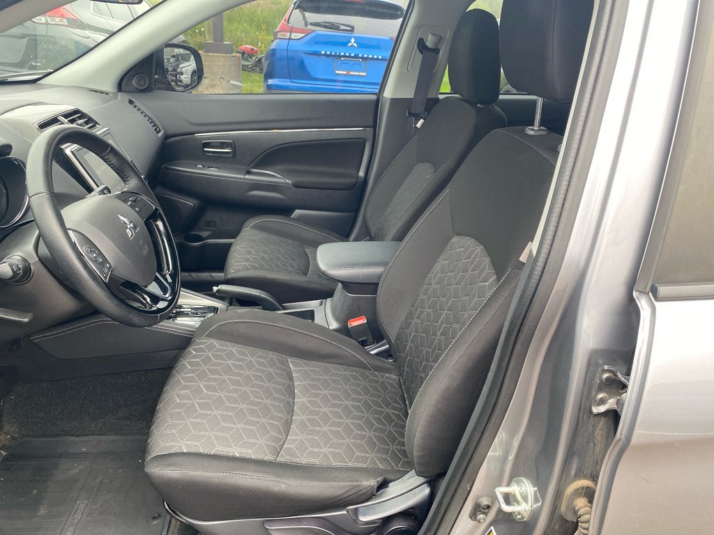 2023 Mitsubishi RVR SE in Thunder Bay, Ontario - 9 - w1024h768px