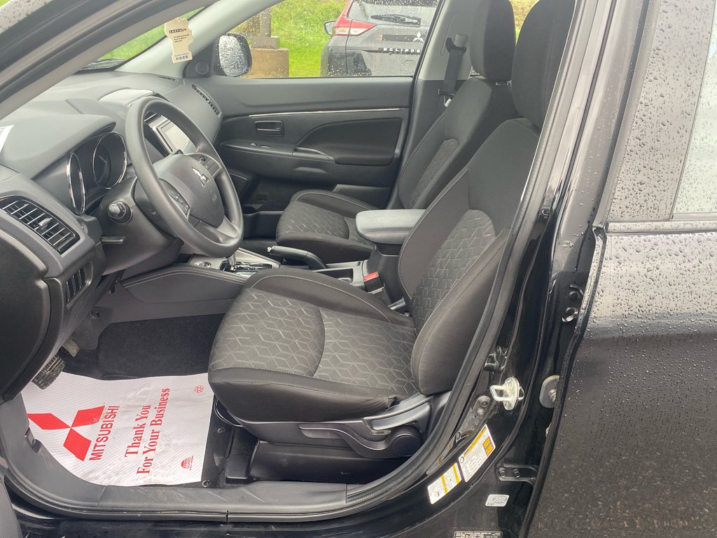 2024 Mitsubishi RVR ES 4X4 in Thunder Bay, Ontario - 9 - w1024h768px