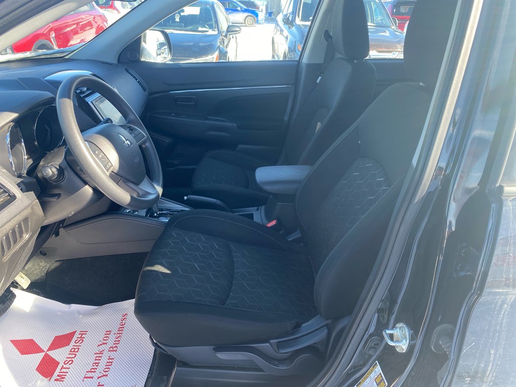 2024 Mitsubishi RVR ES 4X4 in Thunder Bay, Ontario - 9 - w1024h768px