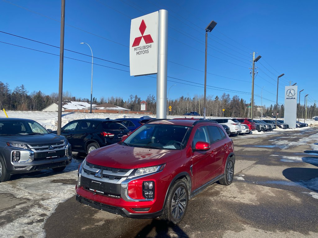 2024 Mitsubishi RVR SEL in Thunder Bay, Ontario - 1 - w1024h768px