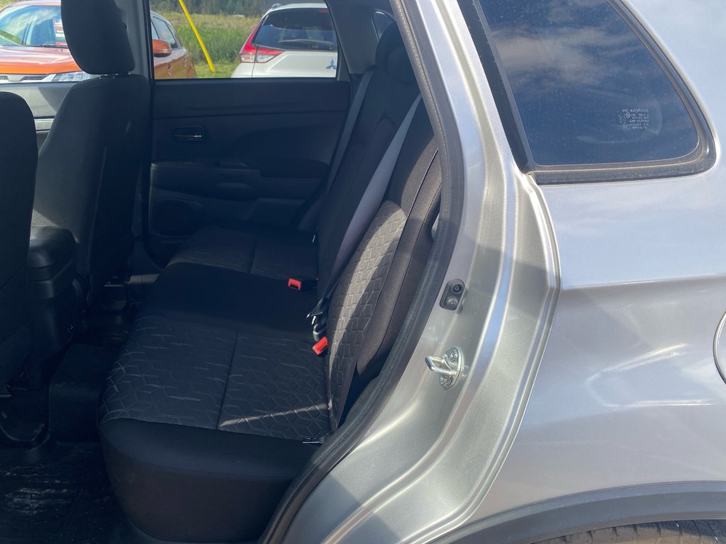 2025 Mitsubishi RVR SE 4X4 in Thunder Bay, Ontario - 8 - w1024h768px