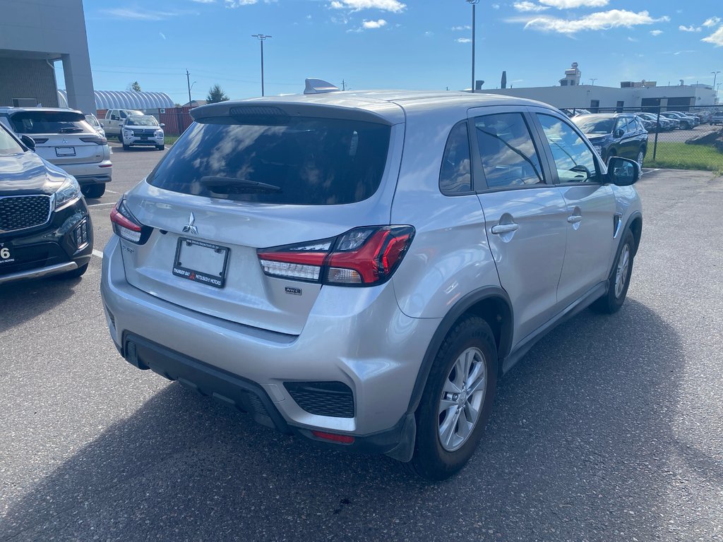 2025 Mitsubishi RVR SE 4X4 in Thunder Bay, Ontario - 4 - w1024h768px