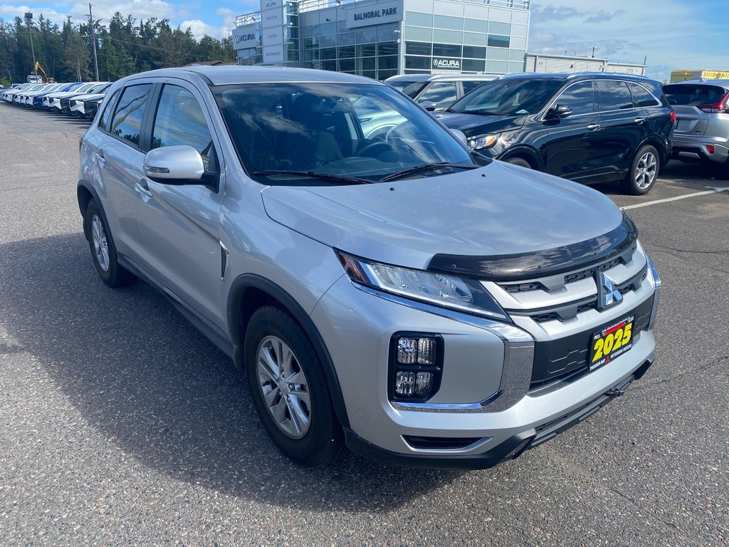 2025 Mitsubishi RVR SE 4X4 in Thunder Bay, Ontario - 3 - w1024h768px