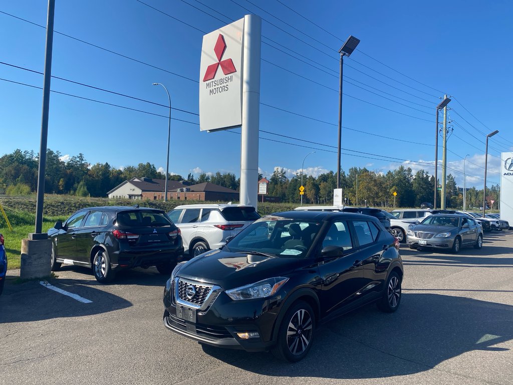 2020 Nissan Kicks SV in Thunder Bay, Ontario - 1 - w1024h768px