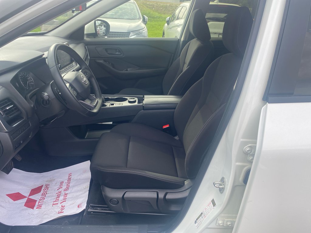 2025 Nissan Rogue S in Thunder Bay, Ontario - 9 - w1024h768px