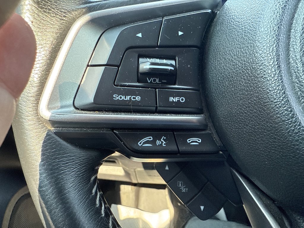 2017 Subaru Impreza Touring in Thunder Bay, Ontario - 15 - w1024h768px