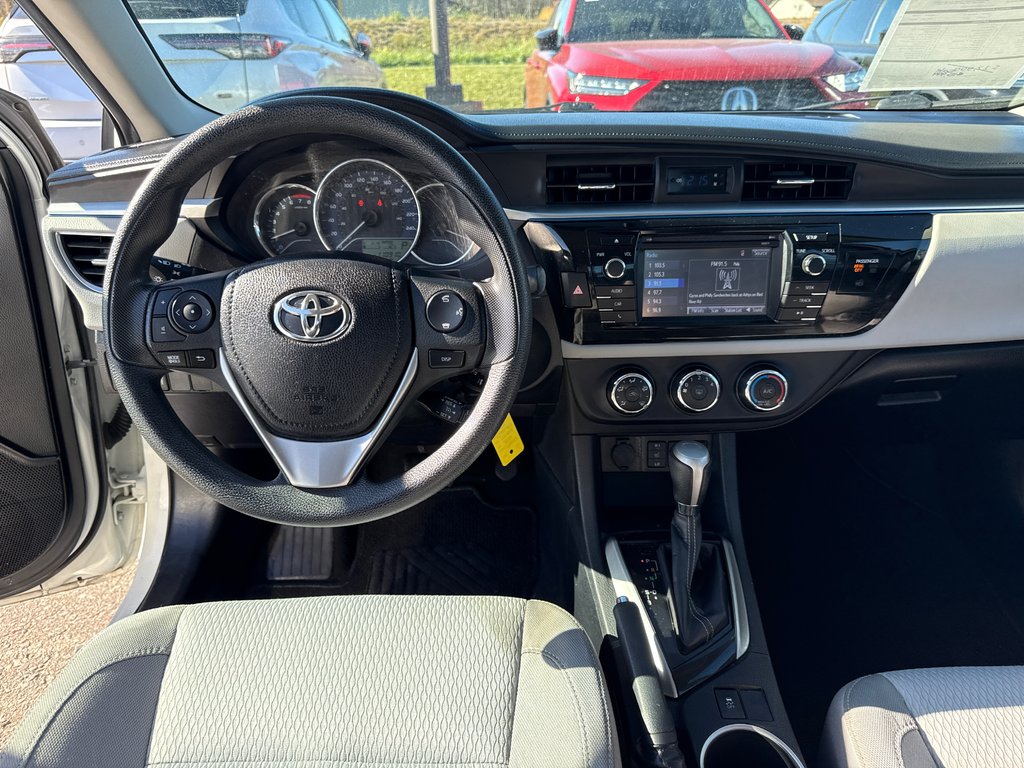 2016 Toyota Corolla LE in Thunder Bay, Ontario - 11 - w1024h768px