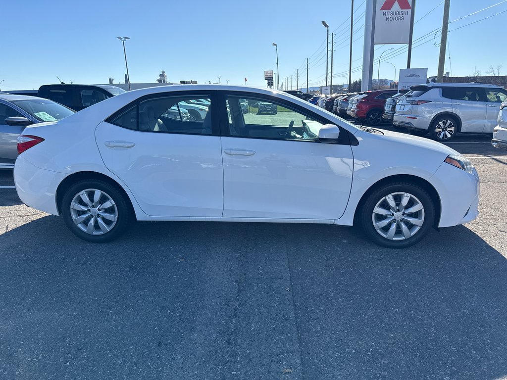 2016 Toyota Corolla LE in Thunder Bay, Ontario - 4 - w1024h768px