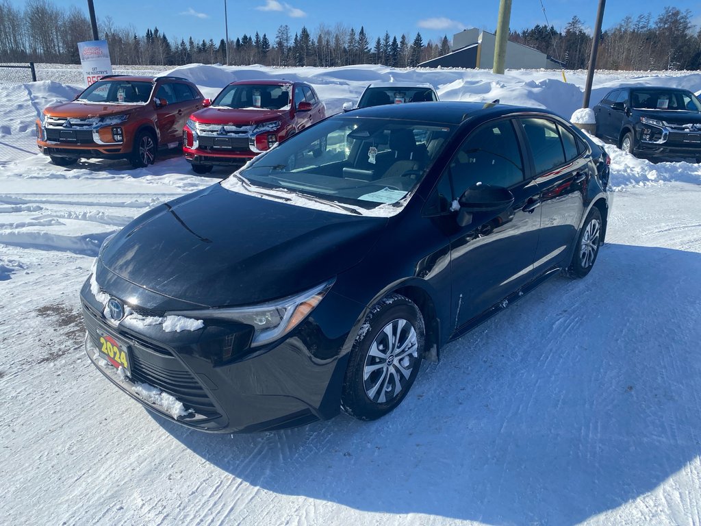 2024 Toyota Corolla Hybrid LE in Thunder Bay, Ontario - 3 - w1024h768px
