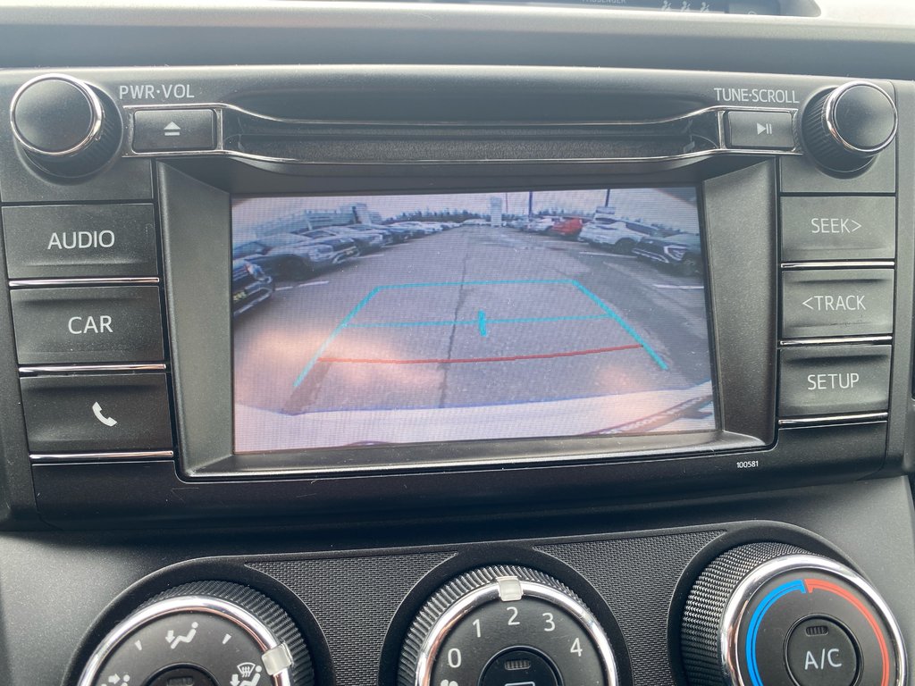 2018 Toyota RAV4 LE in Thunder Bay, Ontario - 9 - w1024h768px