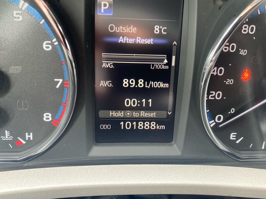 2018 Toyota RAV4 LE in Thunder Bay, Ontario - 8 - w1024h768px