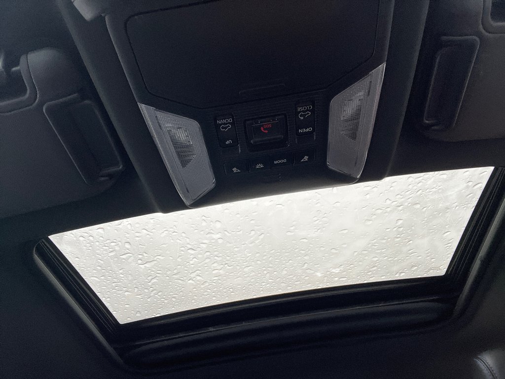 2021 Toyota RAV4 XSE Hybrid in Thunder Bay, Ontario - 15 - w1024h768px