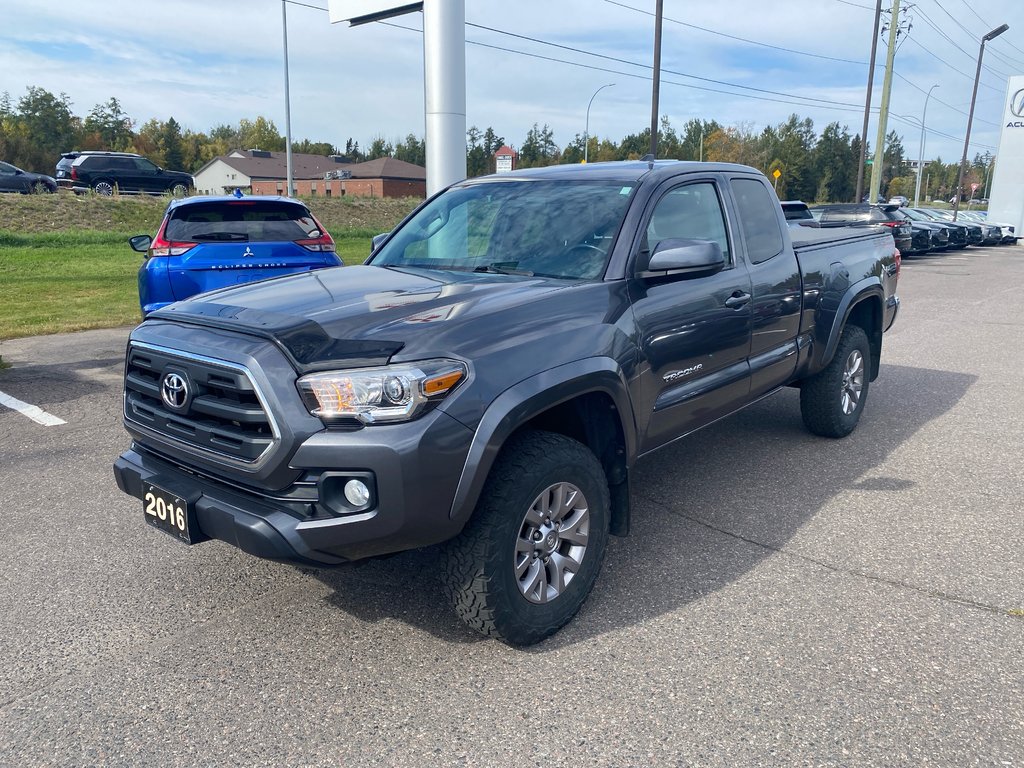 2016 Toyota Tacoma SR5 in Thunder Bay, Ontario - 1 - w1024h768px