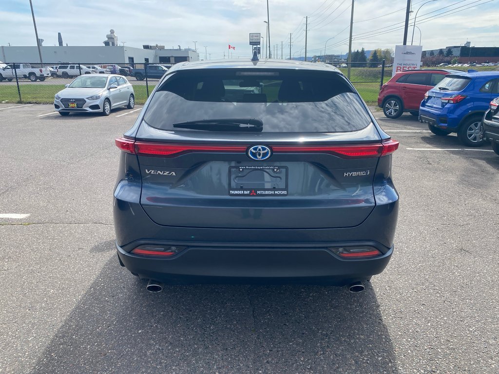 2021 Toyota Venza LE in Thunder Bay, Ontario - 5 - w1024h768px