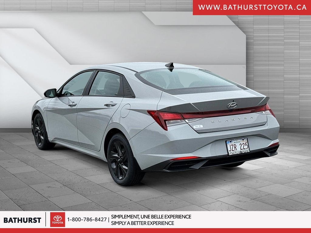 2022  Elantra Preferred in Bathurst, New Brunswick - 4 - w1024h768px