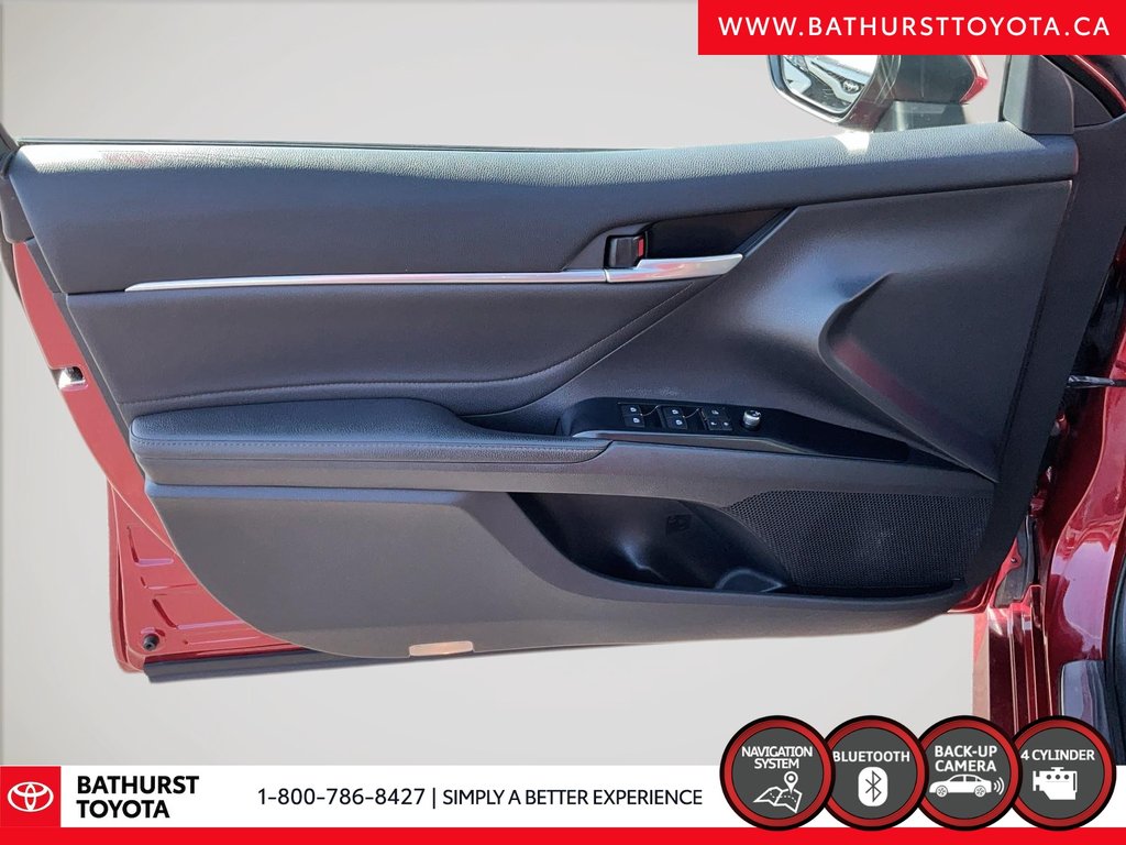 2018 Toyota Camry Hybrid XLE in Bathurst, New Brunswick - 11 - w1024h768px