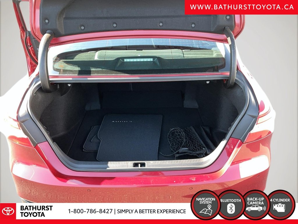2018 Toyota Camry Hybrid XLE in Bathurst, New Brunswick - 6 - w1024h768px