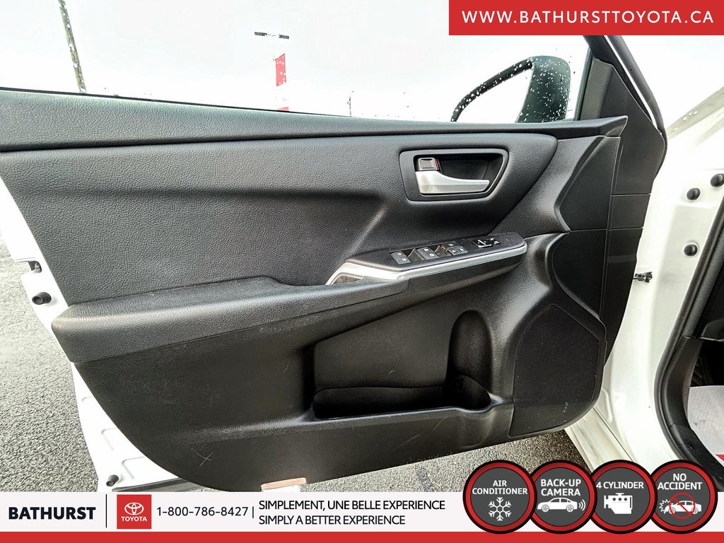 2017  Camry SE in Bathurst, New Brunswick - 15 - w1024h768px