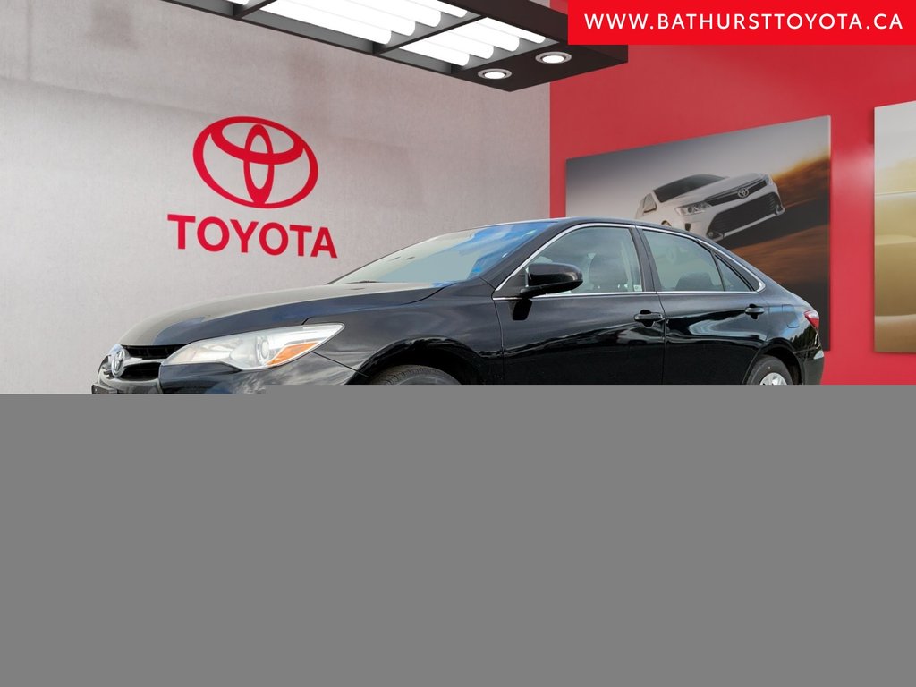 Toyota Camry LE 2017 à Bathurst, Nouveau-Brunswick - 1 - w1024h768px