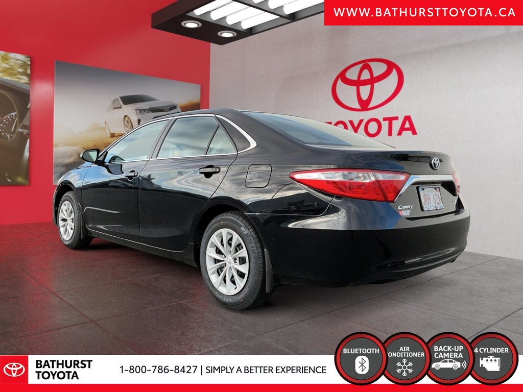 Toyota Camry LE 2017 à Bathurst, Nouveau-Brunswick - 4 - w1024h768px