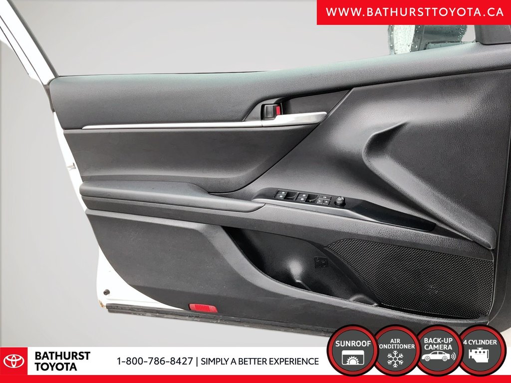 2020 Toyota Camry SE in Bathurst, New Brunswick - 11 - w1024h768px