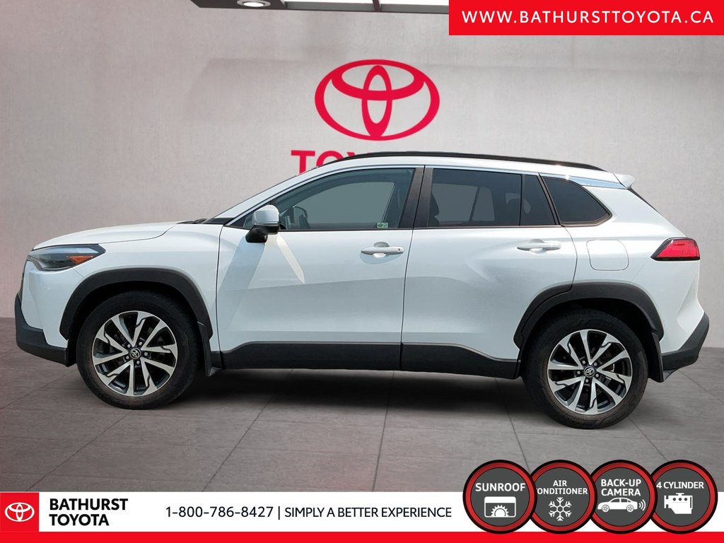 2022 Toyota Corolla Cross XLE in Bathurst, New Brunswick - 5 - w1024h768px